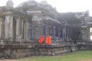 Moines-au-temple-Angkor-Vat